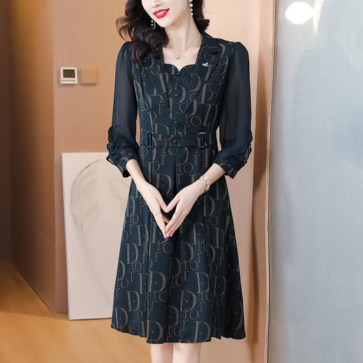 DD-印花字母连衣裙女2023秋季新款时尚洋气方领拼接胖MM显瘦中长裙潮 商品图3