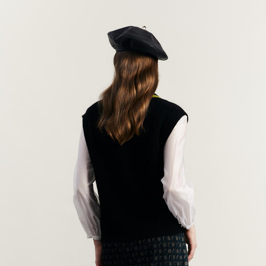 谜底V领套头针织背心女2023秋季新款复古学院风百搭毛衫233MZ1276 商品图2