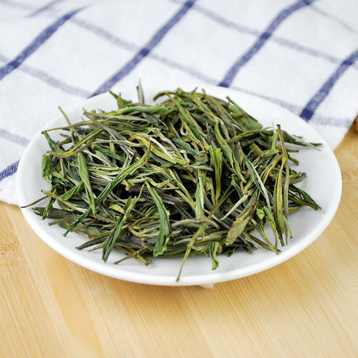 【杯口留香，中秋送礼佳品】茶香扑鼻，让人陶醉。白茶礼盒，故梦5罐装，共200g/套，让你的心意化为清新的茶香，传递给每一位重要的人。杯中之香，不仅是味觉享受，更是心灵的抚慰！ 商品图1