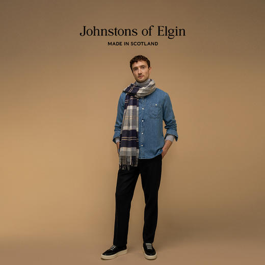 Johnstons of Elgin经典纯羊绒披肩 格纹 商品图4