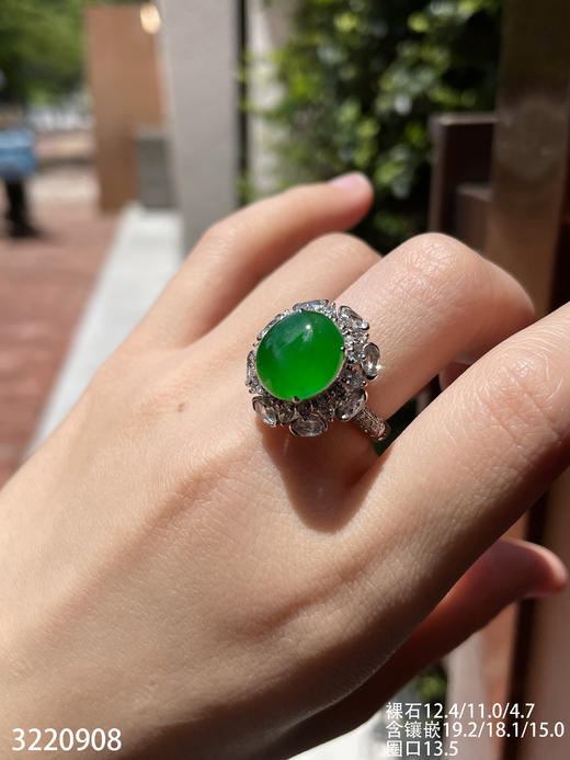 老坑高冰艳绿蛋面戒指【3220908】具体价格微信咨询 商品图5