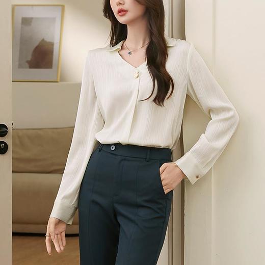 百姿 V领条纹小众雪纺衫2023秋季新款百搭轻奢长袖衬衫女231225 商品图1