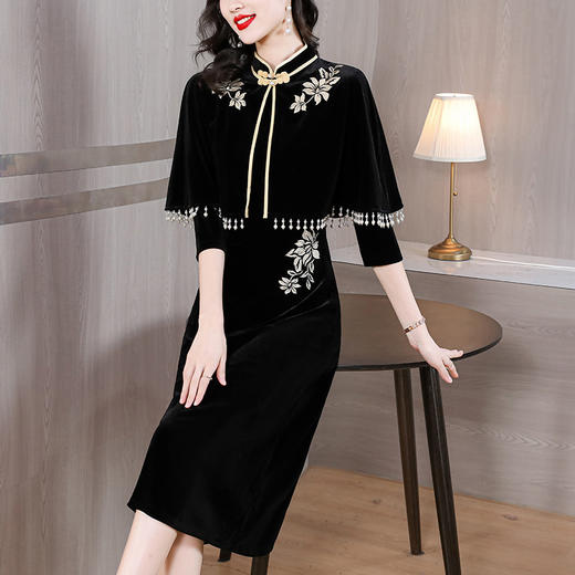 DD-金丝绒刺绣改良旗袍披肩连衣裙女2023秋冬新款时尚洋气减龄中长裙 商品图0