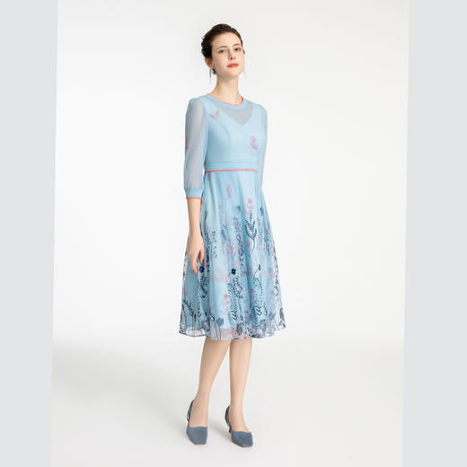 司歌刺绣圆领网纱中袖连衣裙A881230 商品图0