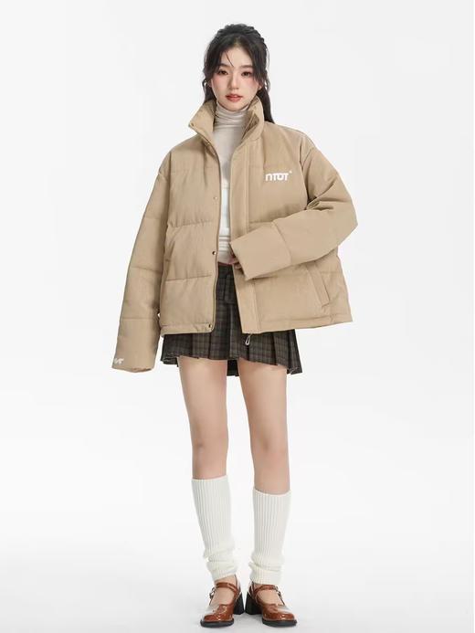 NTOT/NOTMF22329/绸缎光感麂皮印绣花棉服 商品图2
