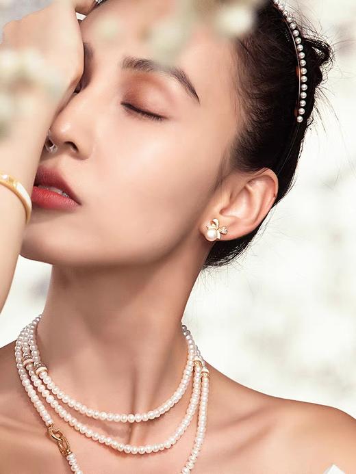 2楼Fellala翡拉拉原创缎带小众高级感蝴蝶结珍珠耳环女气质优雅耳饰 款号923394101 吊牌价799 现价759 商品图4