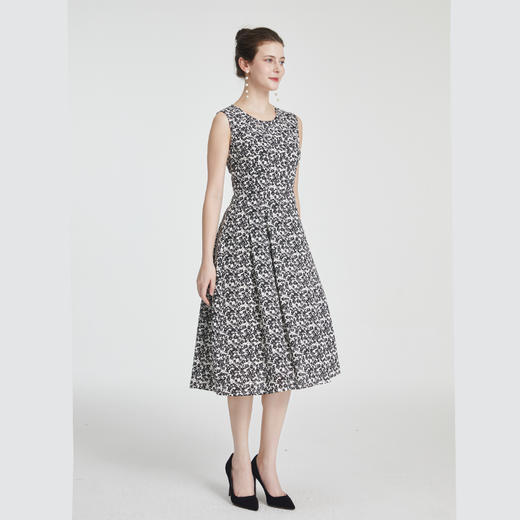 司歌修身显瘦圆领无袖背心连衣裙A881074 商品图4