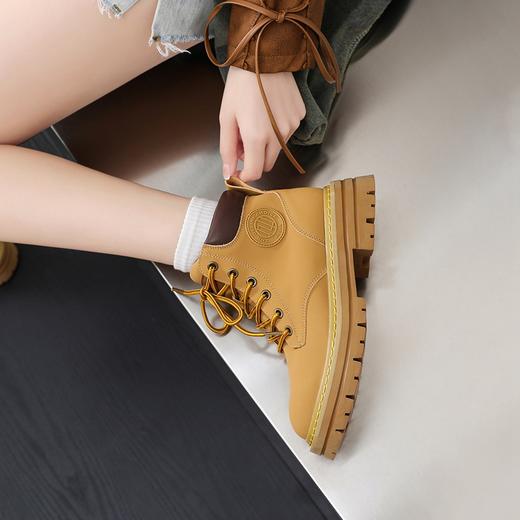  【户外风工装马丁靴】ZHR大黄靴   明星街拍机场搭配中的时尚单品，低调磨砂哑光质感，阔绰圆头舒适不易挤脚 商品图1