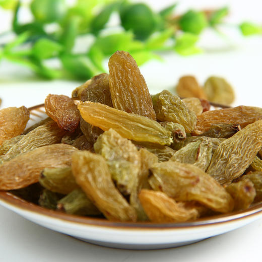 【自营】天山公主新疆特产特级大颗粒无籽休闲零食绿香妃葡萄干500克 商品图1