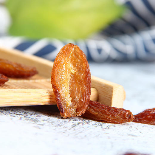 【自营】天山公主 新疆特产吐鲁番大颗粒软糯香甜红香妃葡萄干500g 商品图5