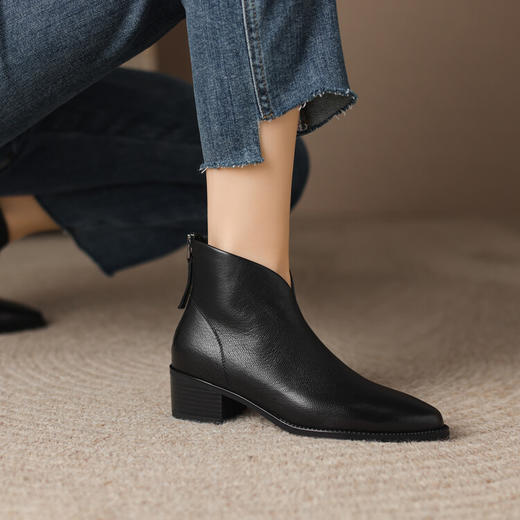 秋冬新款，纯色尖头中跟短靴DP-137 商品图3