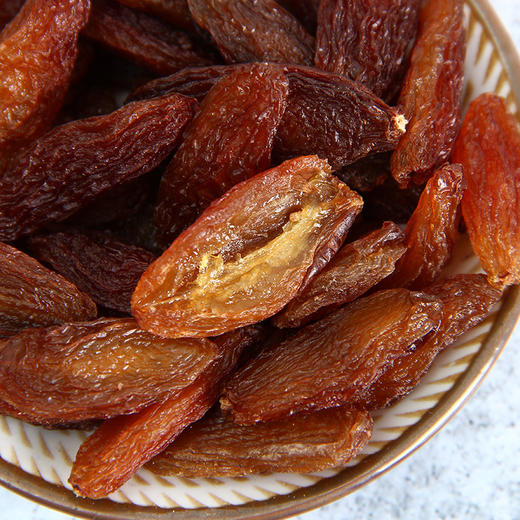 【自营】天山公主 新疆特产吐鲁番大颗粒软糯香甜红香妃葡萄干500g 商品图1