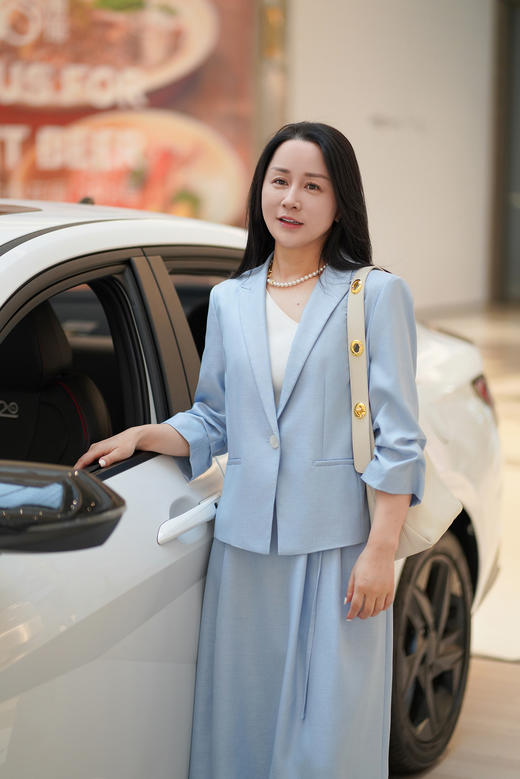 Laurel劳芮23秋浅蓝色一粒扣西装LWL345T11200 商品图3