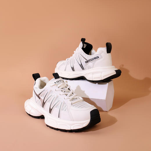 Safiya/索菲娅2023秋季新品 潮流街头透气轻便减震厚底运动老爹鞋 SF33112447 商品图0