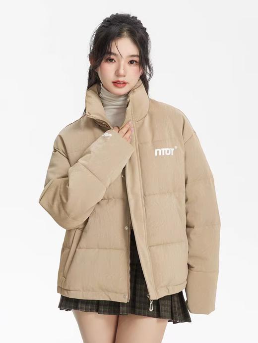 NTOT/NOTMF22329/绸缎光感麂皮印绣花棉服 商品图1