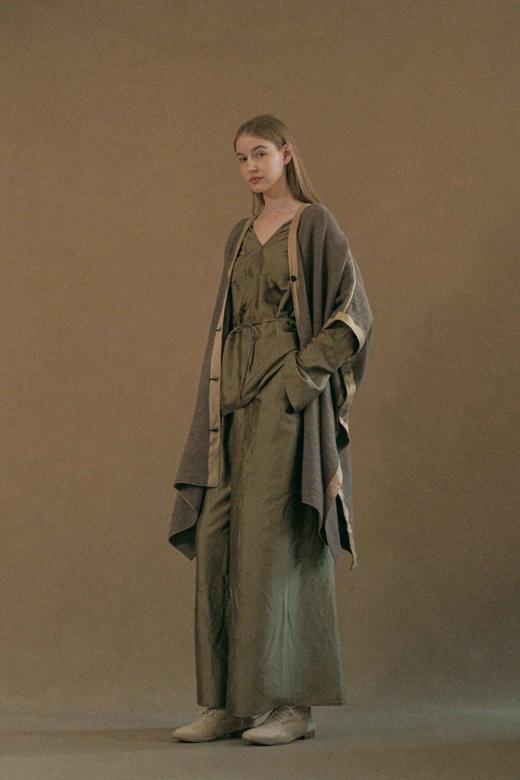 Mutedance  橄榄偏光v领系带真丝上衣 商品图4