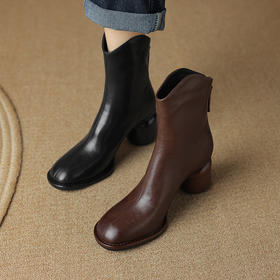 棕色小短靴，女款春秋新款娃娃头粗跟法式瘦瘦裸靴黑色马丁靴BXJ-952-8