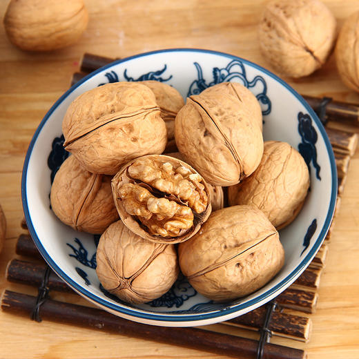 【自营】天山公主新疆特产185薄皮核桃坚果实惠装休闲食品500克 商品图2