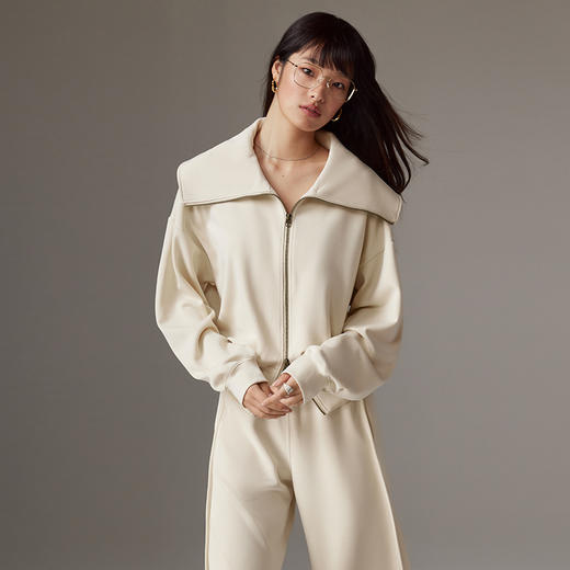 IN AND ON 空气层休闲运动套装女2023秋季新款高级感显瘦海军领卫衣/裤子53540+53692 商品图3