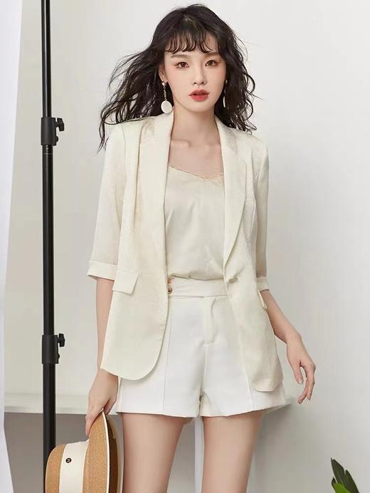 C6189       时尚气质印花休闲百搭西装外套 商品图0