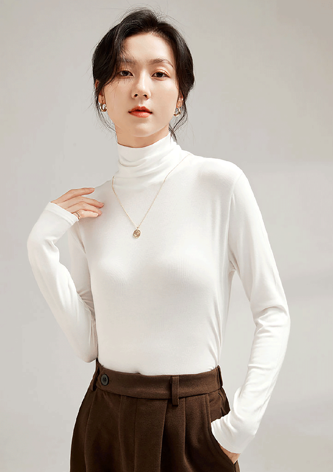 统一了内娱、韩娱审美，让女明星们都甘愿“撞衫比美”的打底衫，到底赢在哪里？