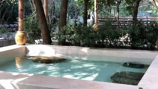 【峨眉山·乐领拈花溪】358元享住宿套餐，588元享住宿+溪岸汤锅套餐，自在雅居、两大一小自助早餐... 商品图5