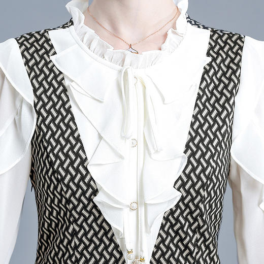 修身时尚，秋款圆领长袖通勤优雅气质A字裙格纹假两件连衣裙QYM-AH-23A1945-L 商品图3