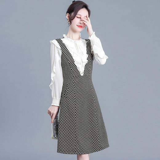 修身时尚，秋款圆领长袖通勤优雅气质A字裙格纹假两件连衣裙QYM-AH-23A1945-L 商品图2