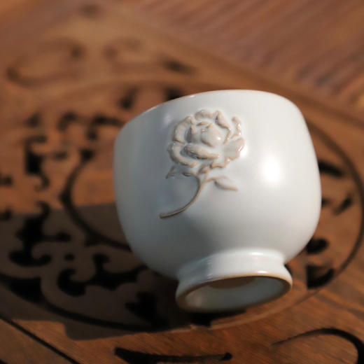 东道汝窑·牡丹杯（2023葵卯兔·天青） 商品图1