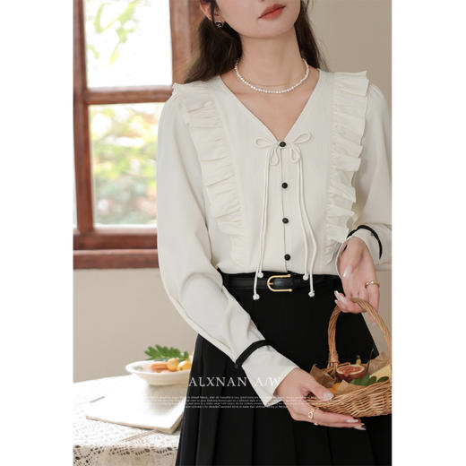 鹿向南《松烟入墨》新中式衬衫女2023新款复古长袖荷叶边上衣女 商品图3