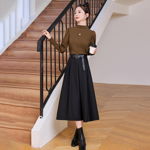 修身显瘦，时尚套装秋季气质女人味两件套HR-WJ3013 商品图4