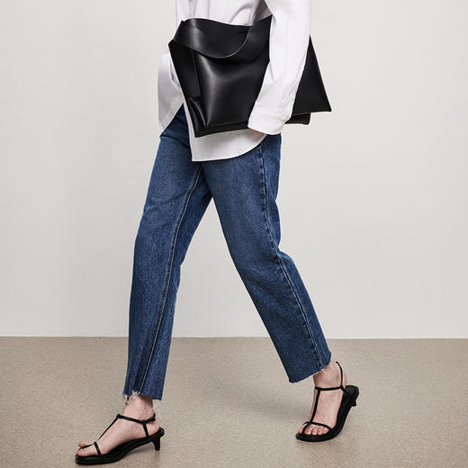 【品牌优选】IN AND ON牛仔裤女新款直筒显瘦百搭显高通勤裤子53137 商品图6