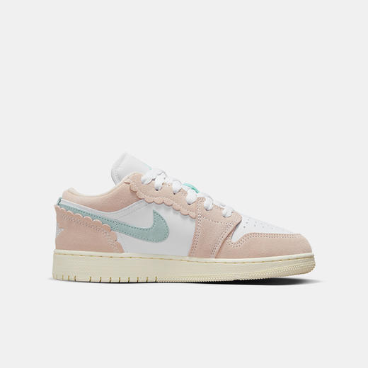 Air Jordan 1 Low SE (GS) 大童运动童鞋 DZ5356 商品图2