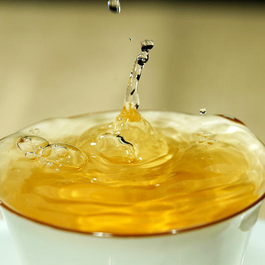 【老曼峨】2023年头春头采班章茶区老曼峨纯料苦过之后刻骨铭心的甜357克/饼 商品图3