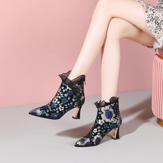 蕾丝边尖头时尚短靴，显瘦后拉链高跟短靴YSML-A803-389 商品图0