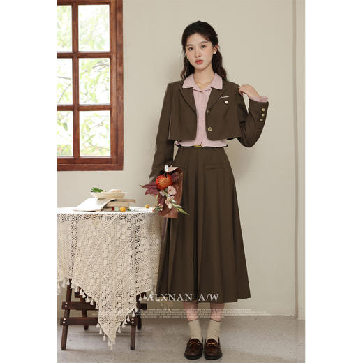 鹿向南《浪漫笔记》小众设计感时尚套装短外套+半身裙 商品图2