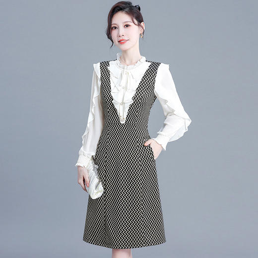 修身时尚，秋款圆领长袖通勤优雅气质A字裙格纹假两件连衣裙QYM-AH-23A1945-L 商品图1