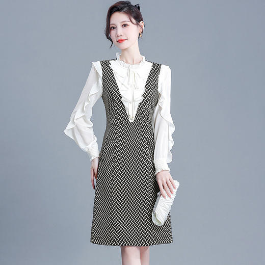 修身时尚，秋款圆领长袖通勤优雅气质A字裙格纹假两件连衣裙QYM-AH-23A1945-L 商品图0
