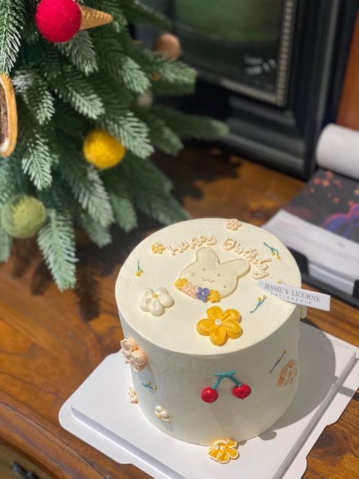 可爱小兔子手绘奶油蛋糕 商品图0