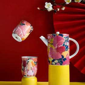 【成艺直身茶壶套装】高定工艺茶壶➕茶杯一整套！1300°C凝烧高岭土，瓷质温润有光泽 立体釉上烤花，图案栩栩如生，清晰可触 壶嘴短直，出水顺滑畅快不易漏 壶把握感舒适，多处描金细节低调奢华四种款式可选