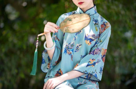 69元抢香港周六福阿富汗青白玉手镯，精美礼盒带证书，买一送二！