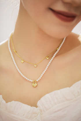 戴上瞬间提升气质，优雅大方~