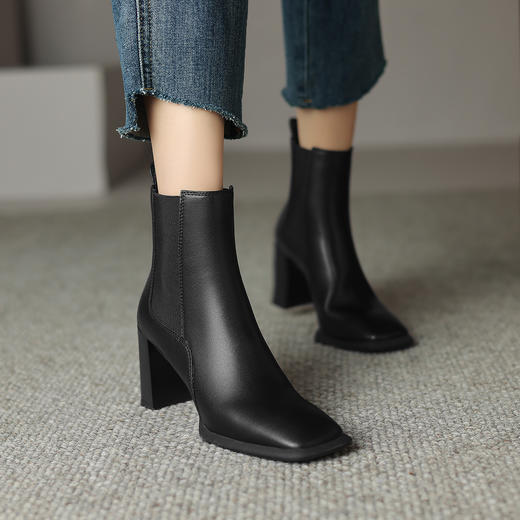 阿么手工女鞋高跟气质短靴2023新款方头拼接弹力时装靴7.5CM百搭 商品图4