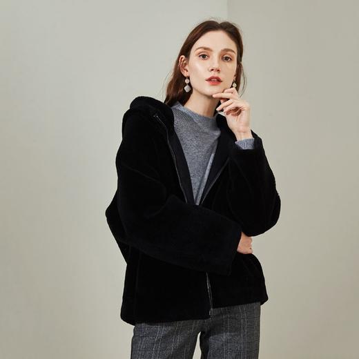 【2023新款】连帽羊剪绒大衣女短款2023冬季新款韩版颗粒绒羊毛皮草外套 商品图3