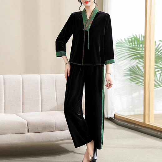 YCE 6968气质优雅长袖套装阔太太金丝绒两件套装 商品图3