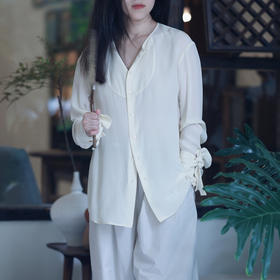 奶油米色真丝圆领衬衫