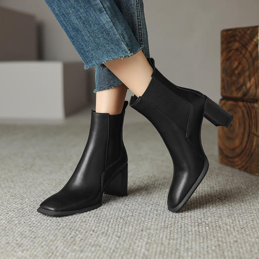 阿么手工女鞋高跟气质短靴2023新款方头拼接弹力时装靴7.5CM百搭 商品图1