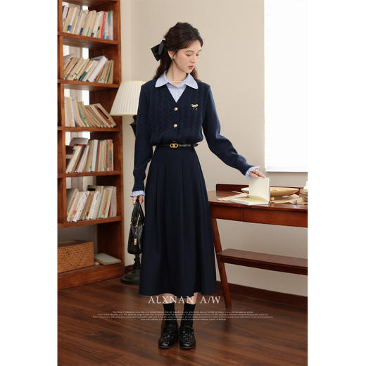 鹿向南「常青藤女孩」假两件藏蓝色长袖毛衣女秋季半身裙时尚套装 商品图1