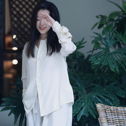 奶油米色真丝圆领衬衫 商品图1