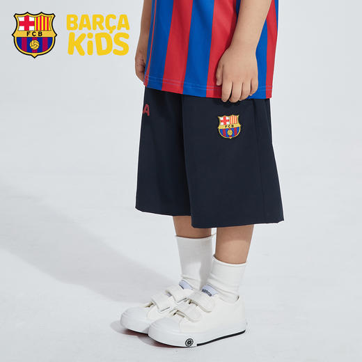 巴塞罗那俱乐部官方商品 | 巴萨队徽深蓝童装短裤夏款 商品图3